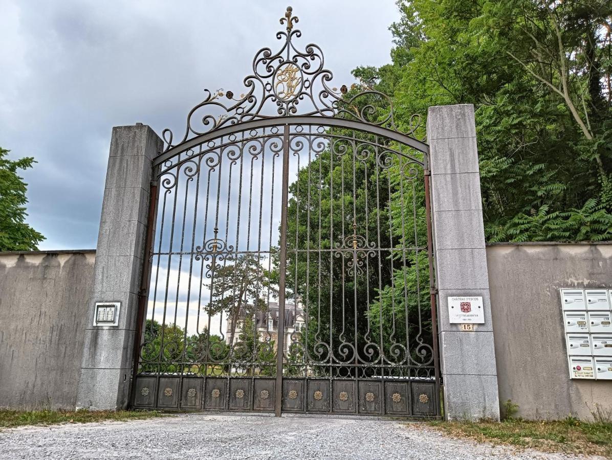 Chatescos - Estudio En Chateau Exterior foto