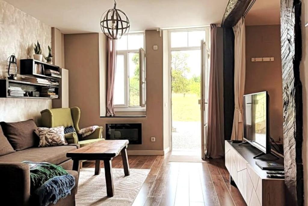Chatescos - Estudio En Chateau Exterior foto